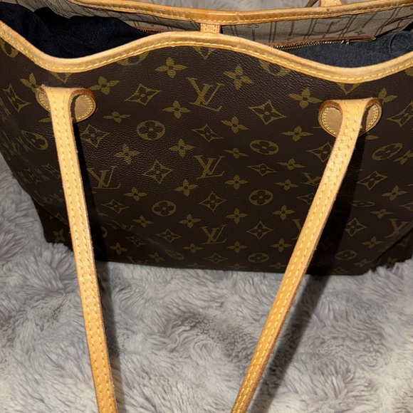 SOLD- Louis Vuitton Neverfull GM - Picture 9 of 16